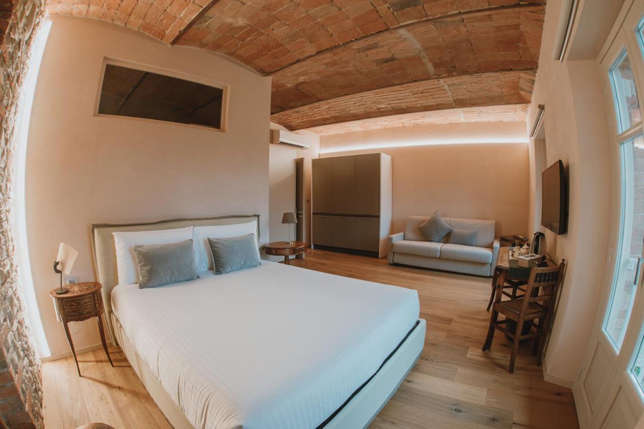 La Cascina Di Carlotta 1846 Agriturismo ألبا المظهر الخارجي الصورة