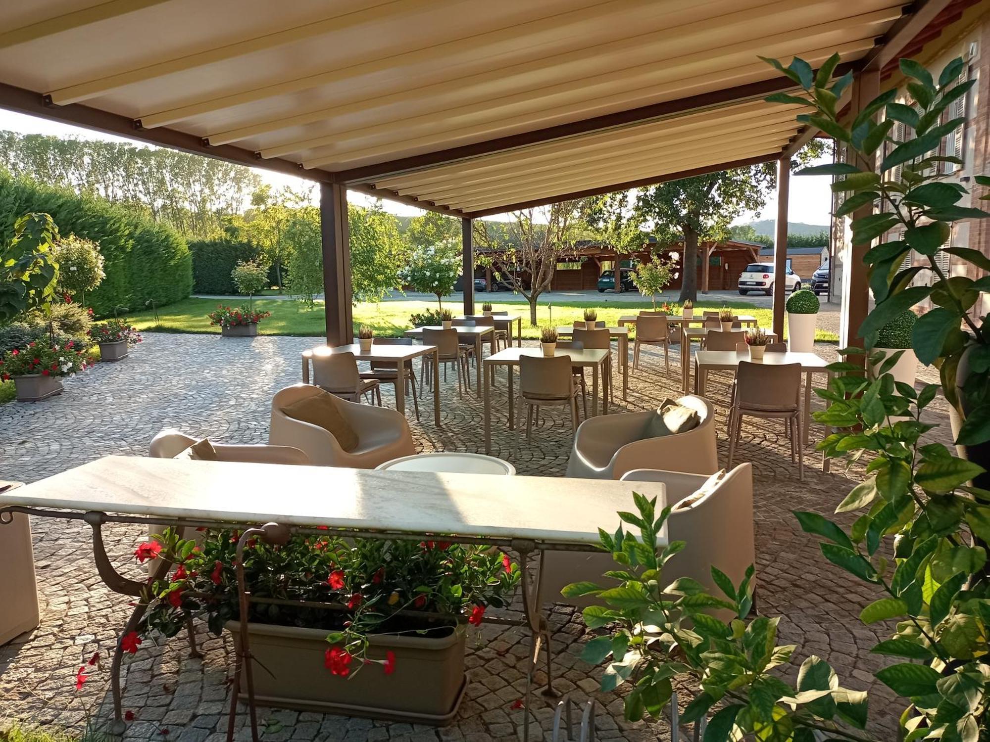 La Cascina Di Carlotta 1846 Agriturismo ألبا المظهر الخارجي الصورة
